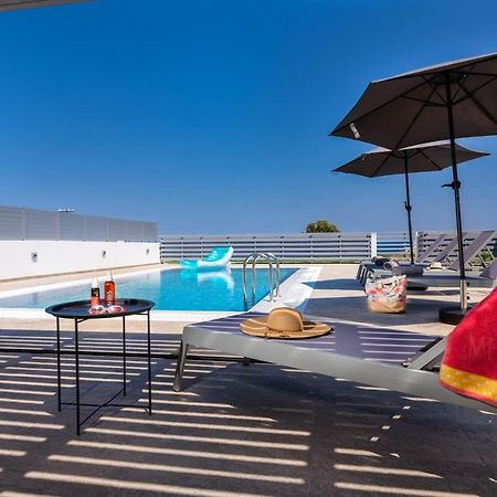 South Beach Villas غينادي المظهر الخارجي الصورة